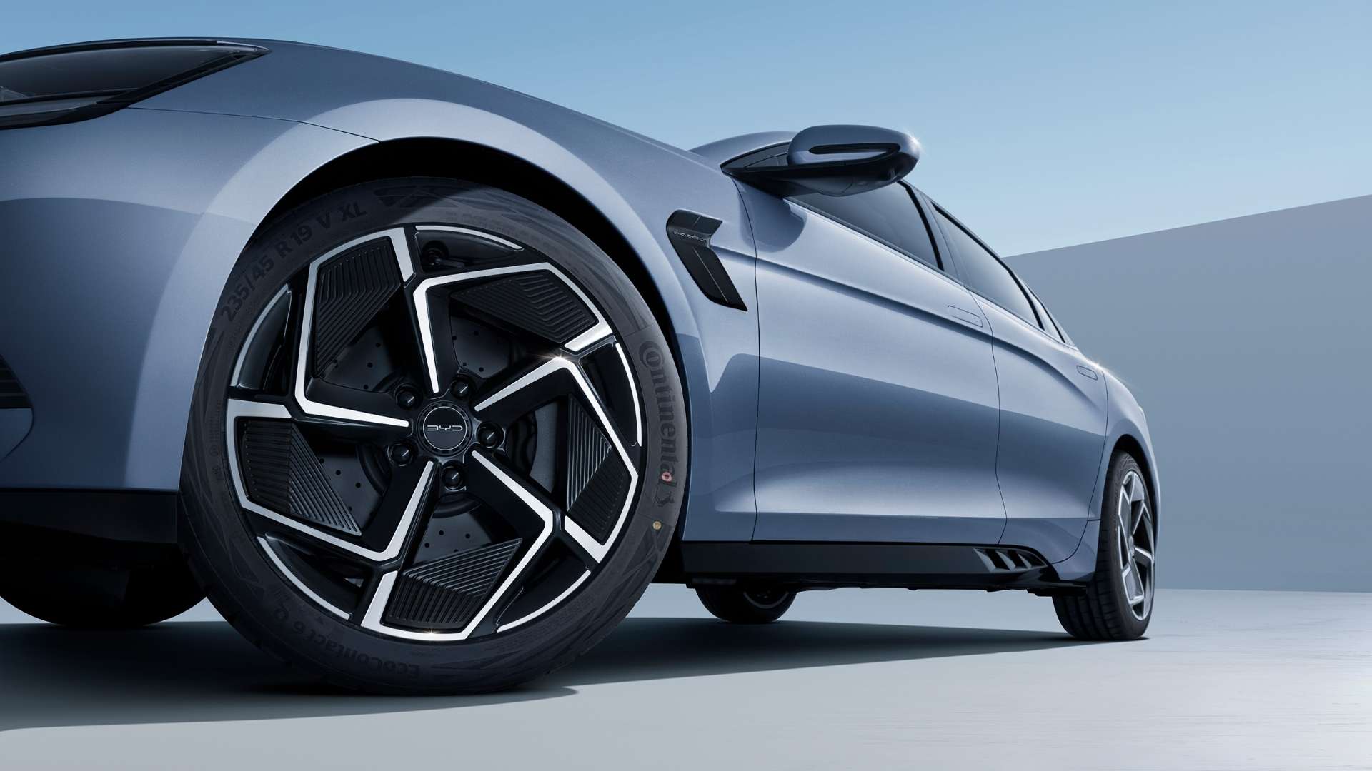 Interior - Aerodynamic elegance