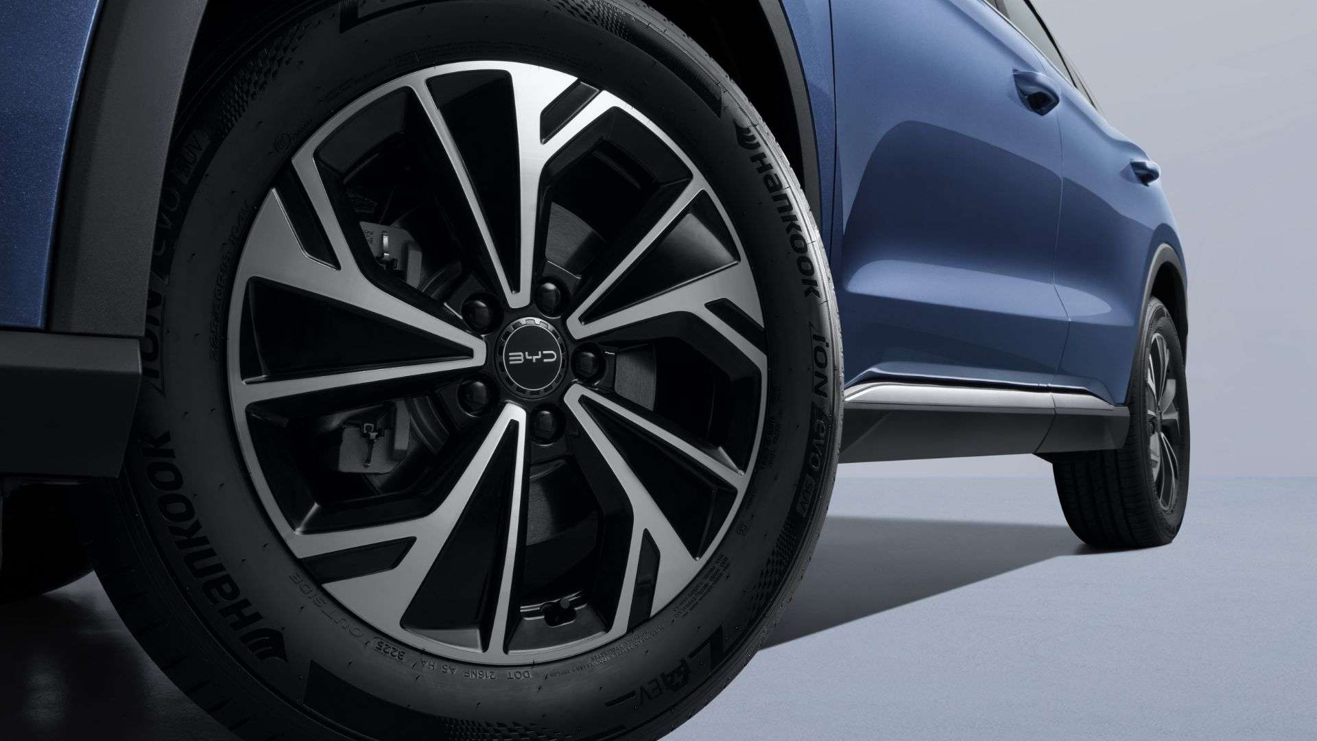 Interior - 18’’ Bi-colour alloy wheels