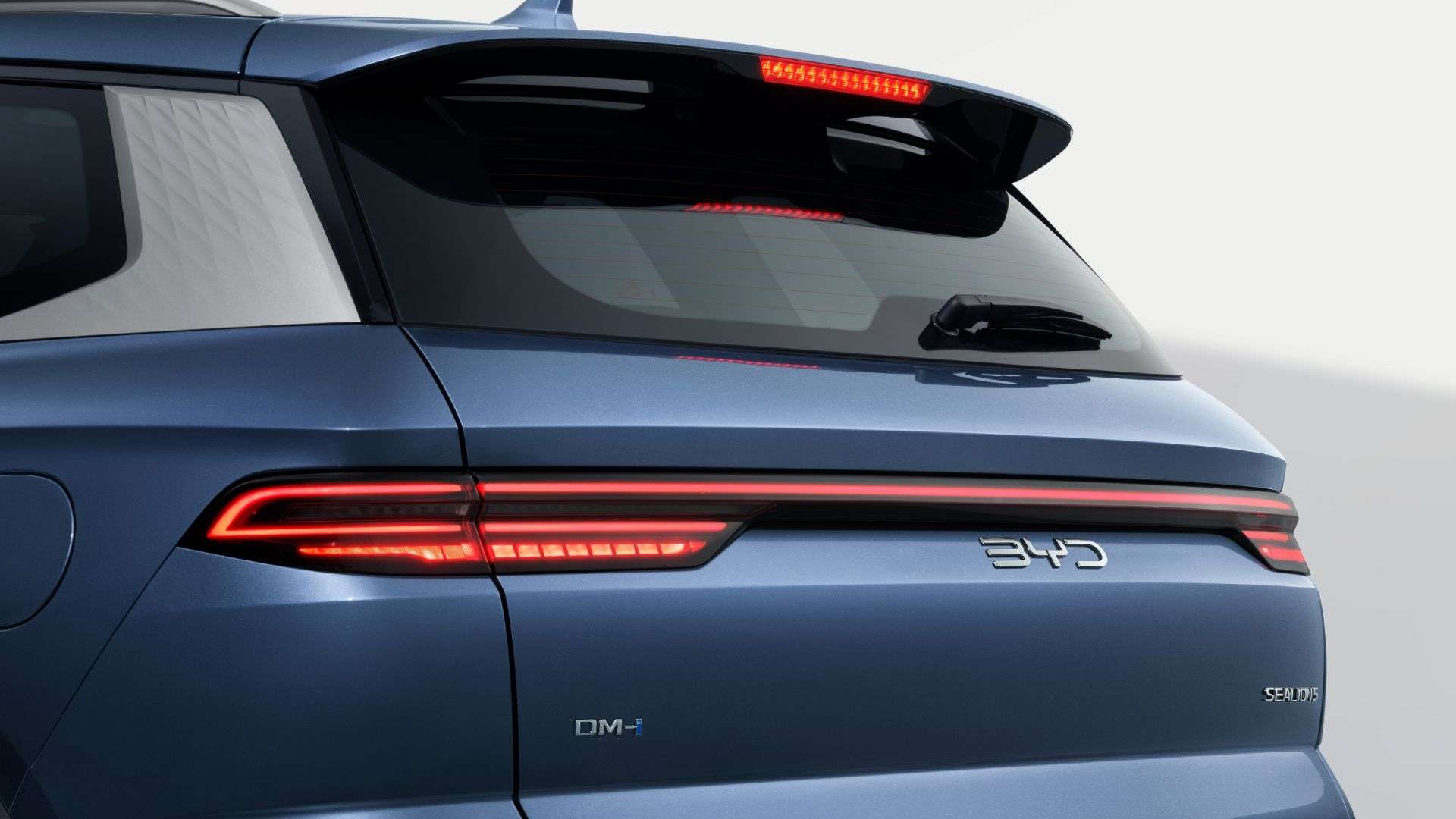 Interior - Full-width LED tail-lights