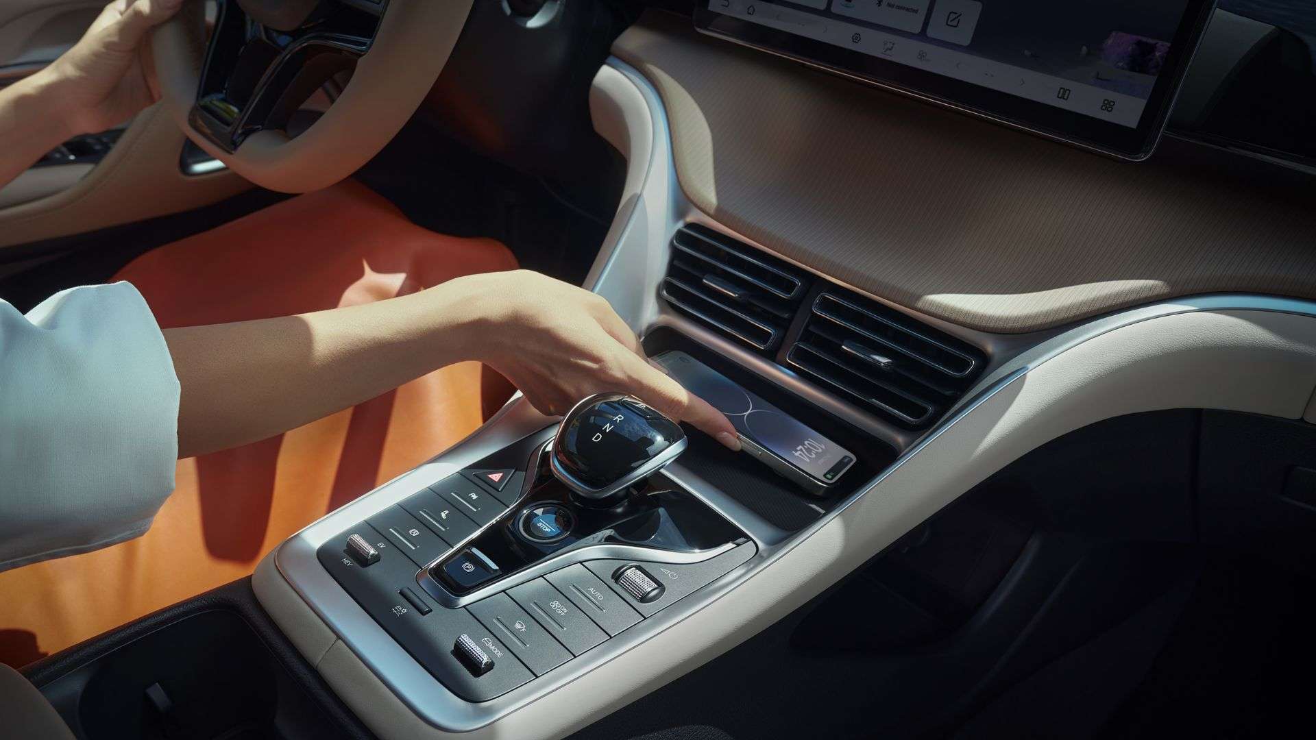 Interior - The centre-console 'hub’