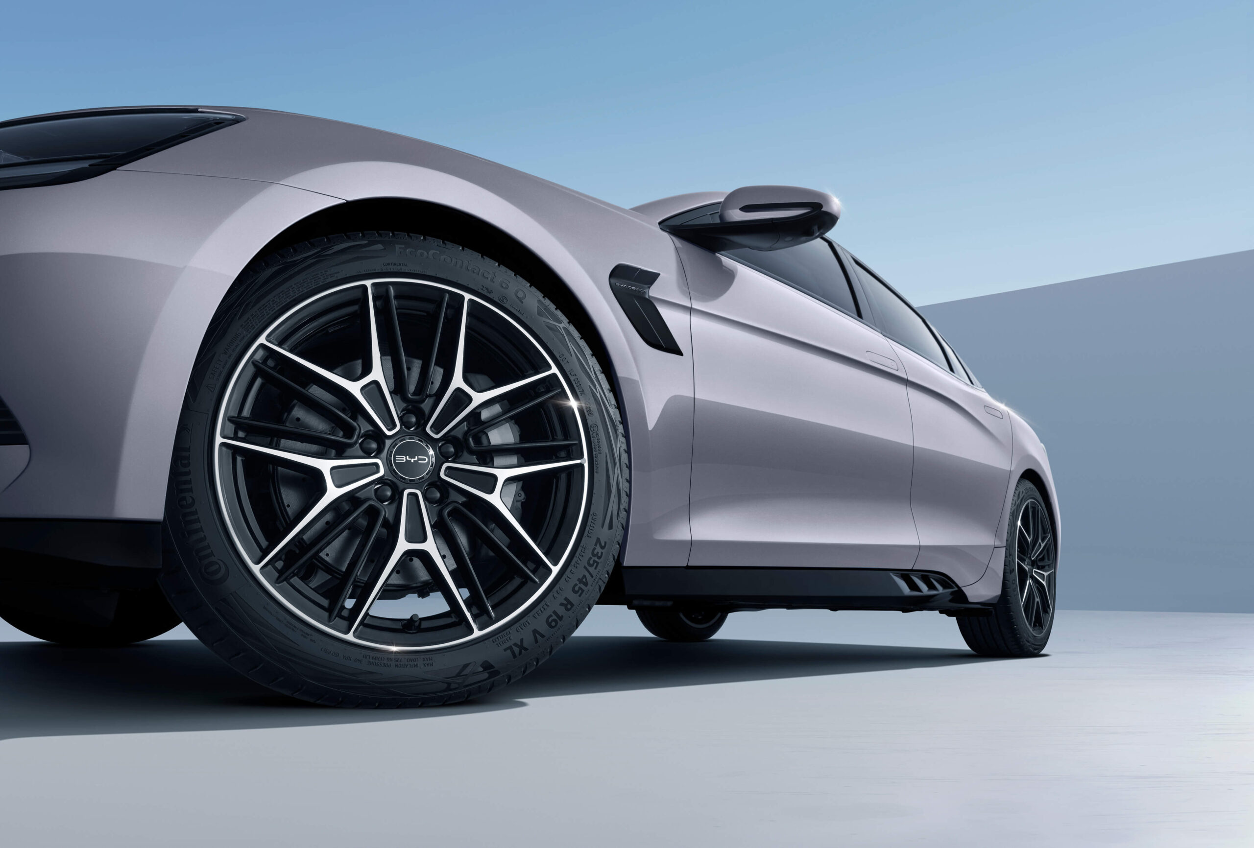 Interior - Aerodynamic elegance